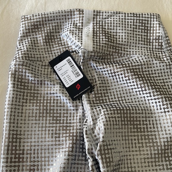 Peloton Show Up Foil Leggings - Picture 2 of 2